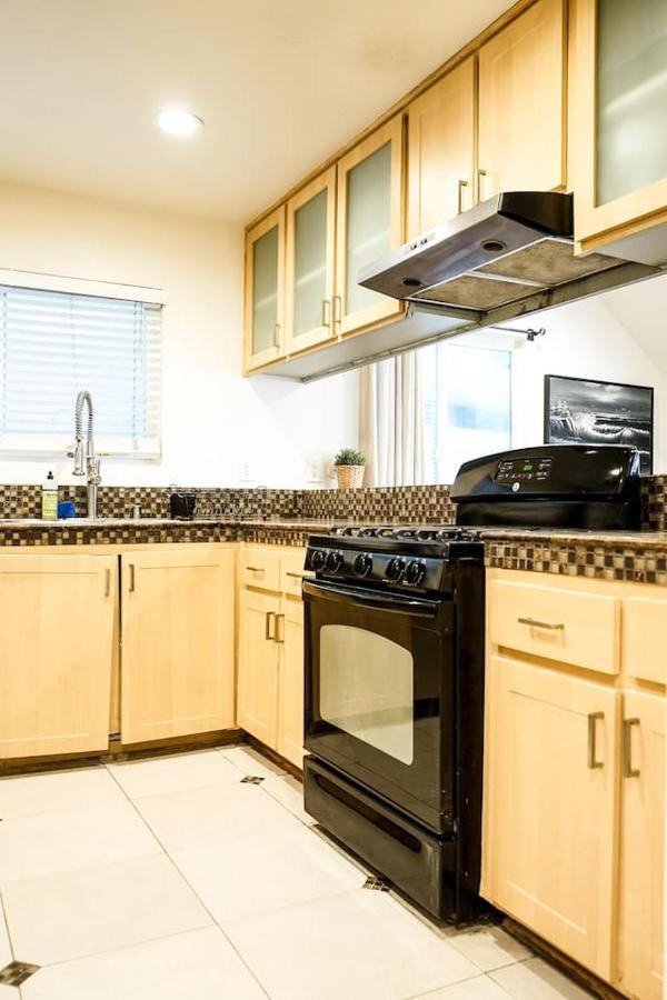 Newport Beach House 1 Blk To Beach And 25 Min To Disney المظهر الخارجي الصورة